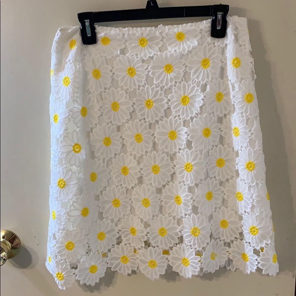 Francesca’s daisy mini skirt
